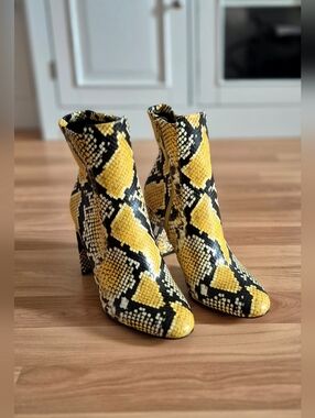Snake-Print Yellow Ankle Boots - Women's Fashion Booties